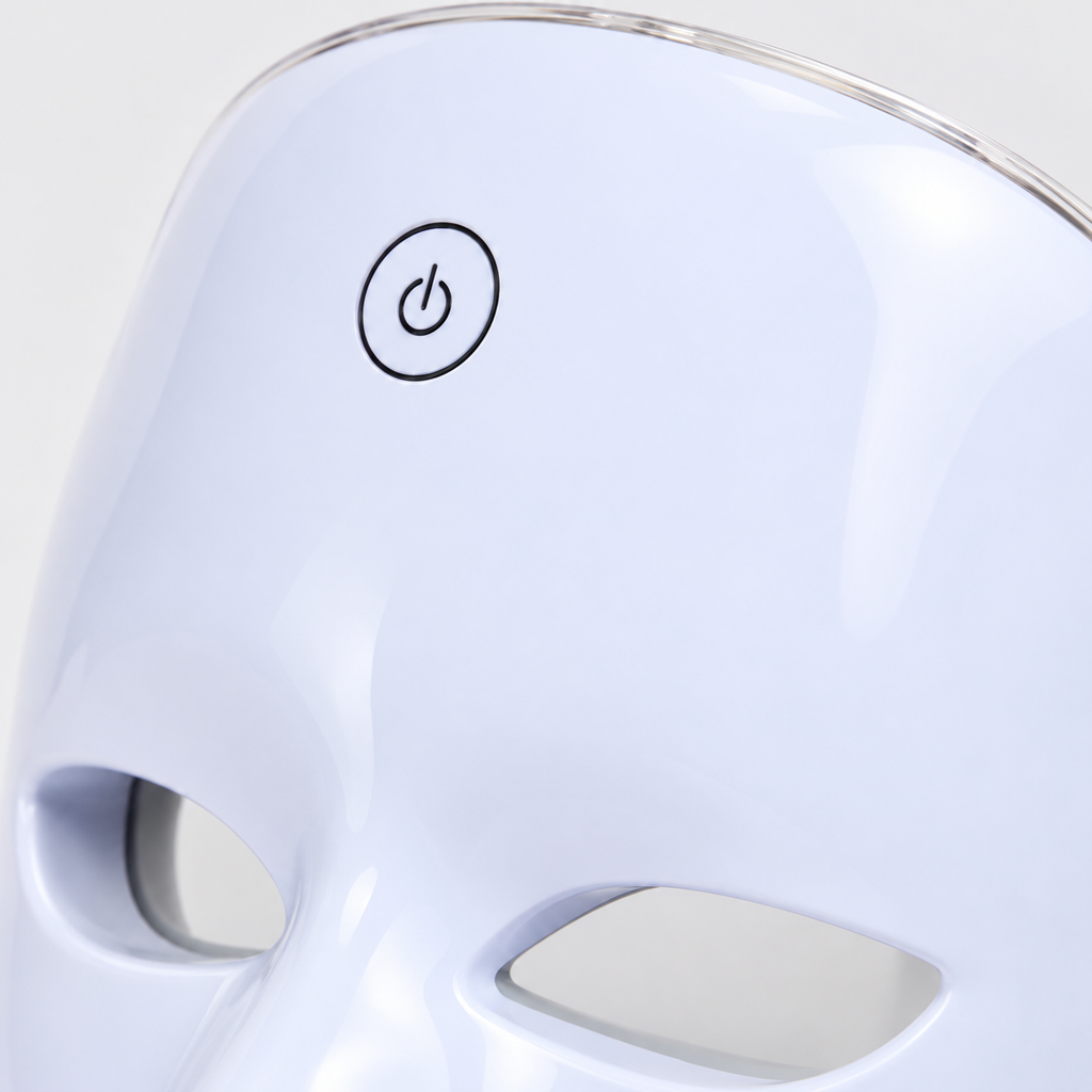 Detaliu buton pornire mască facială LED