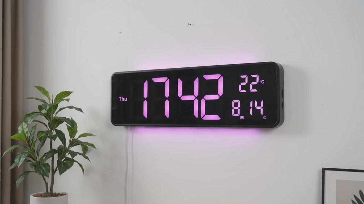 🕒 Ceas de Perete Digital LED RGB 39 cm – Telecomandă, Temperatură, Dată, Alarmă Dublă, USB-C