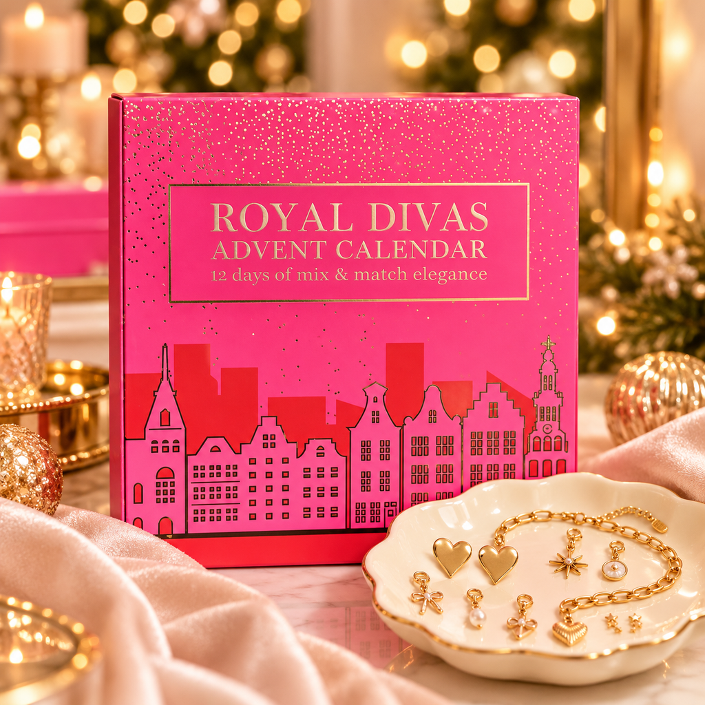 Calendar bijuterii Royal Divas pe măsuță de toaletă