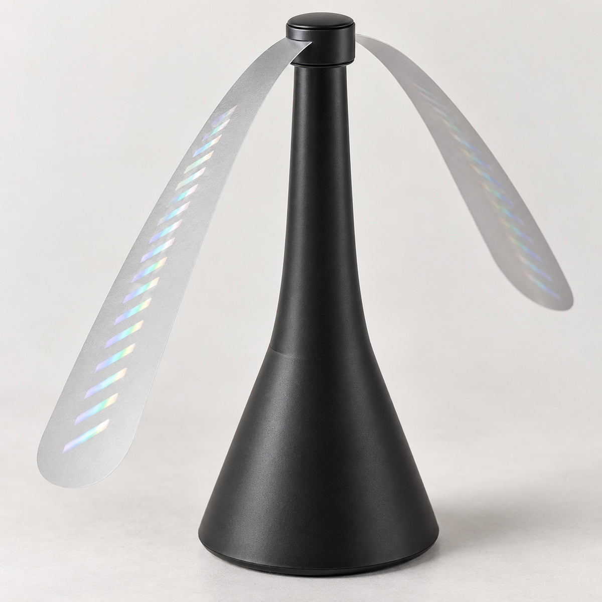 Ventilator anti-muște S-Eye, detaliu al bazei și al corpului exterior